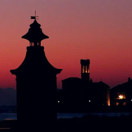 Floating House Adela *