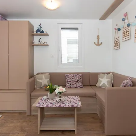 Floating House Adela