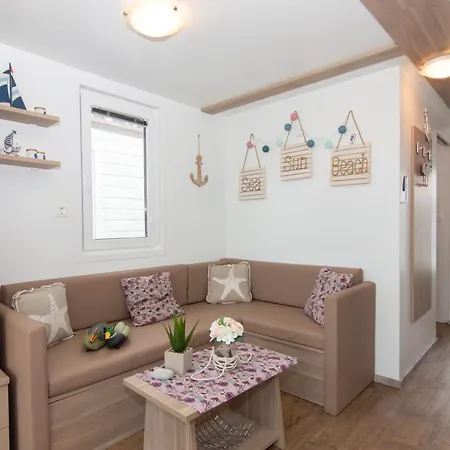 Floating House Adela *