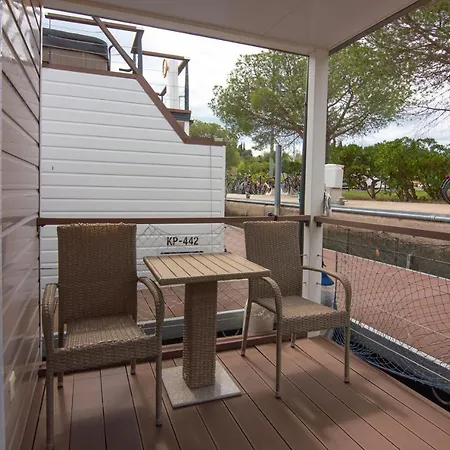 Floating House Adela Počitniška hiša