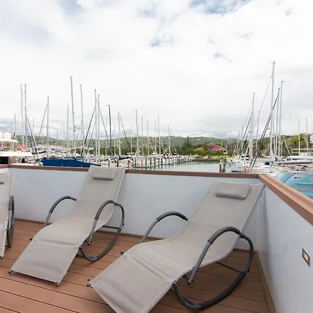 Počitniška hiša Floating House Adela Portoroz