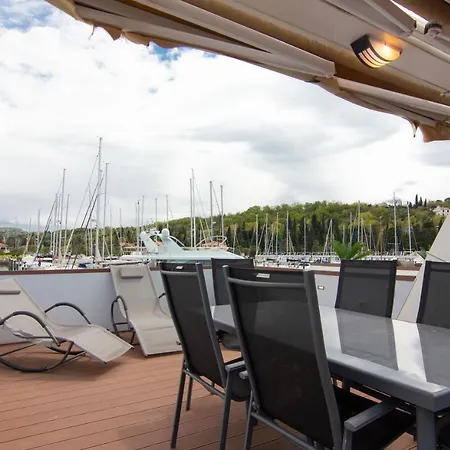 Holiday home Floating House Adela