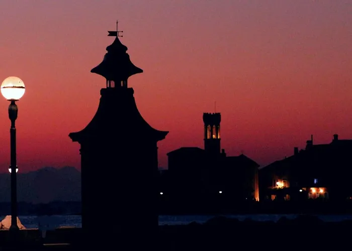 Floating House Adela *