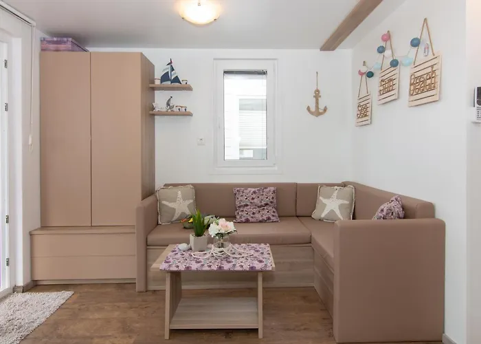 Floating House Adela