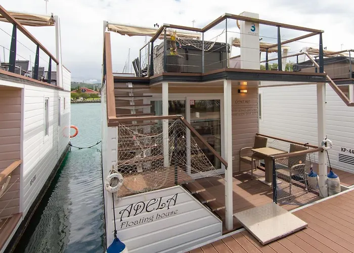 Floating House Adela Casa de Férias