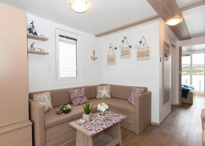 Floating House Adela *