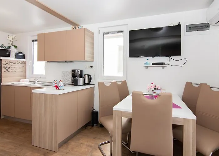 Floating House Adela * Portorož