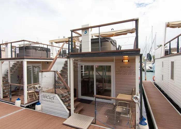 Floating House Adela