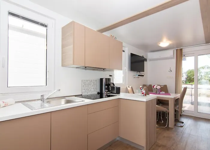 Σπίτι διακοπών Floating House Adela *