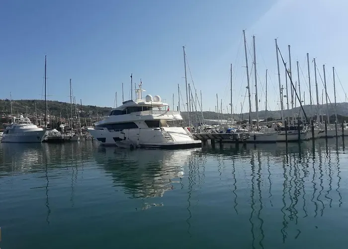 Floating House Adela * Portorož